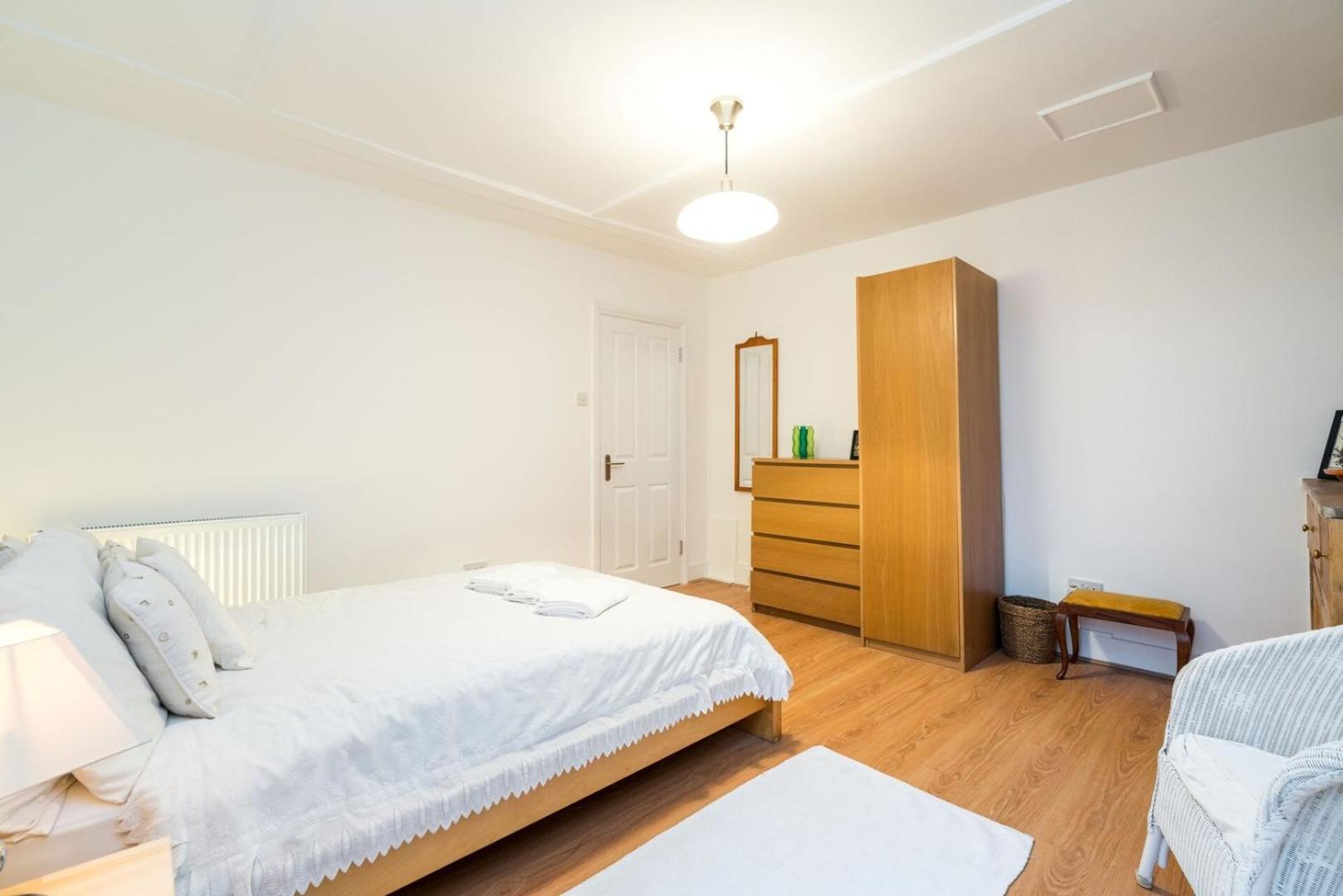 New Stylish 1 Bedroom Flat With Garden | * Londres