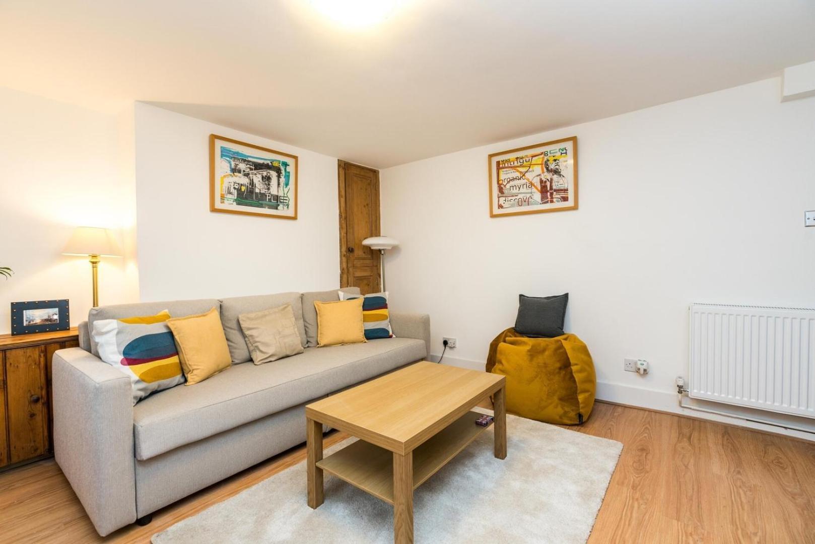 New Stylish 1 Bedroom Flat With Garden | *